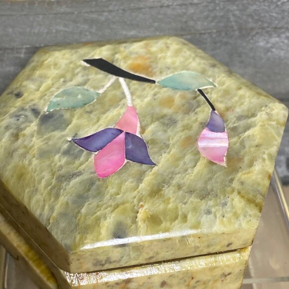 Hexagonal Stone Trinket Box Vintage MOP Inlaid Floral Motif Dendrite Inclusion - Picture 8 of 13
